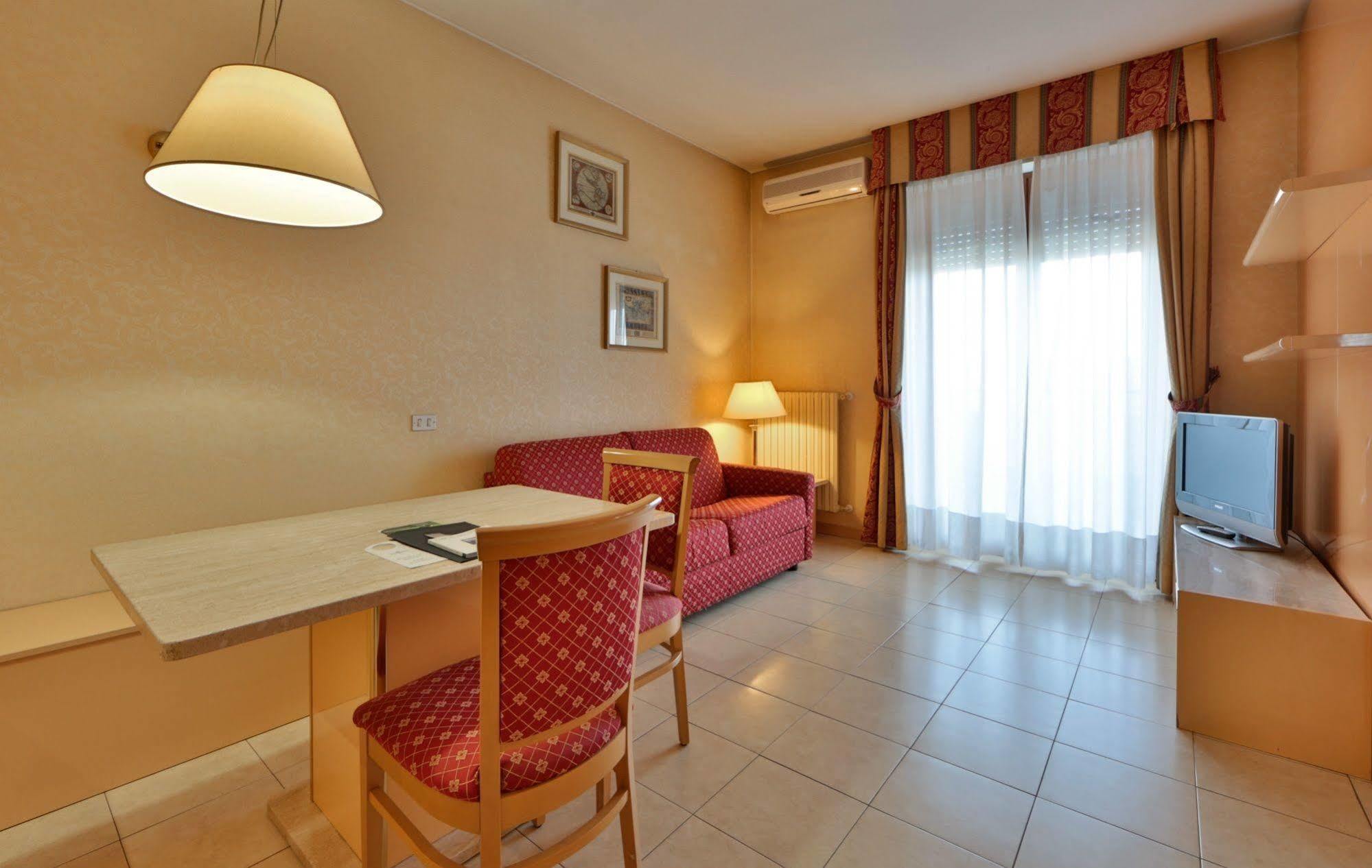 Unaway Hotel & Residence Quark Due Milano Kültér fotó