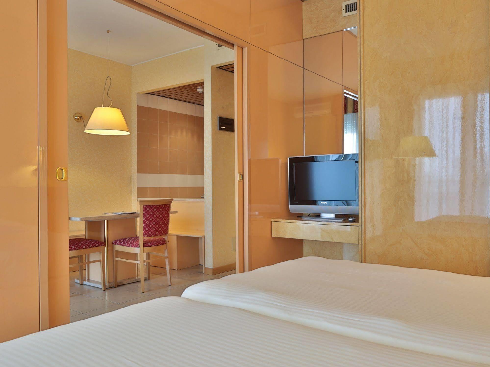 Unaway Hotel & Residence Quark Due Milano Kültér fotó